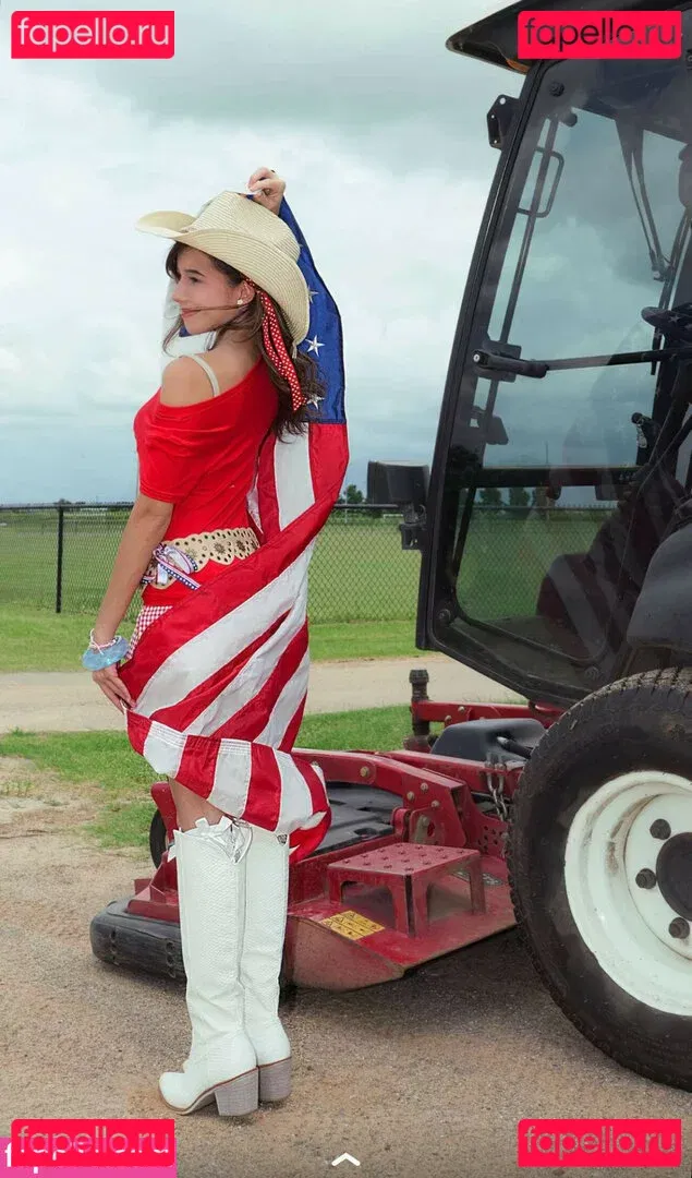 Eeeveenara Onlyfans Photo Gallery 