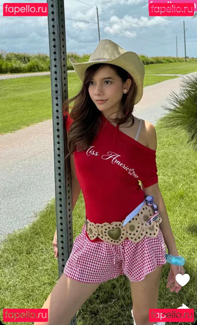 Eeeveenara Onlyfans Photo Gallery 