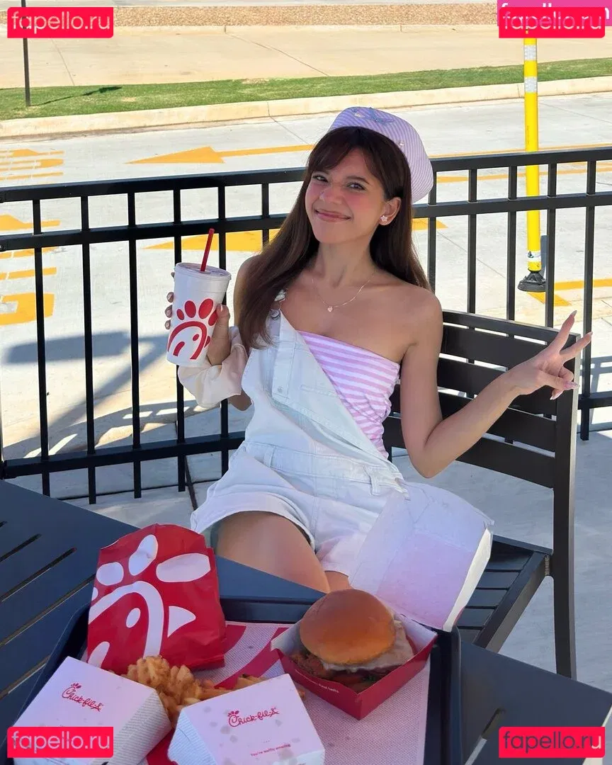 Eeeveenara Onlyfans Photo Gallery 