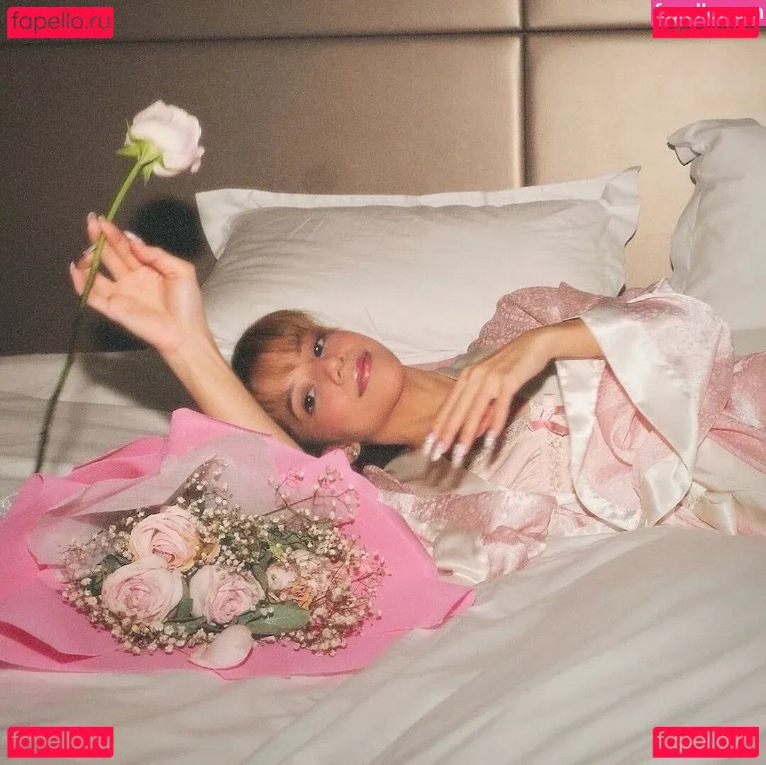 Eeeveenara Onlyfans Photo Gallery 