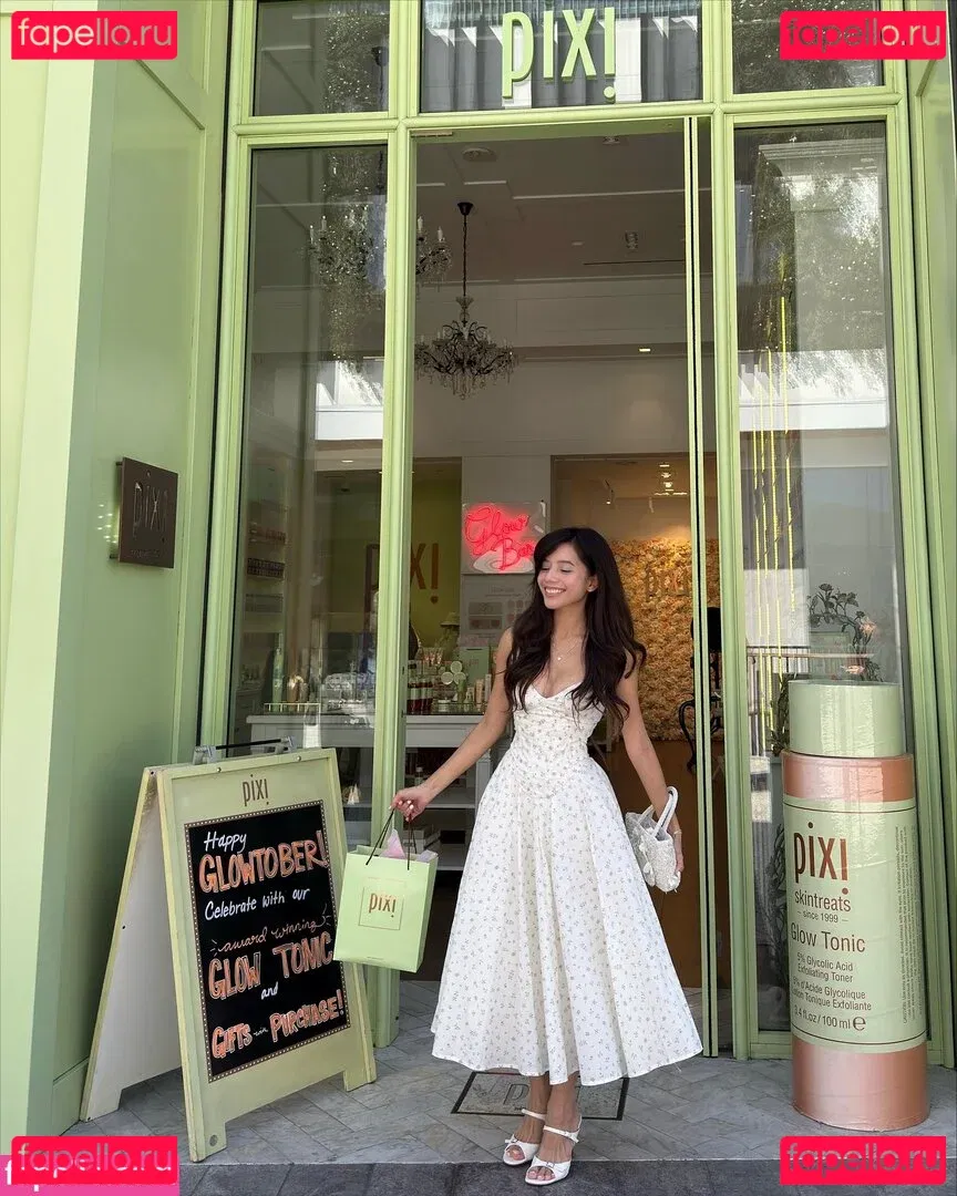 Eeeveenara Onlyfans Photo Gallery 