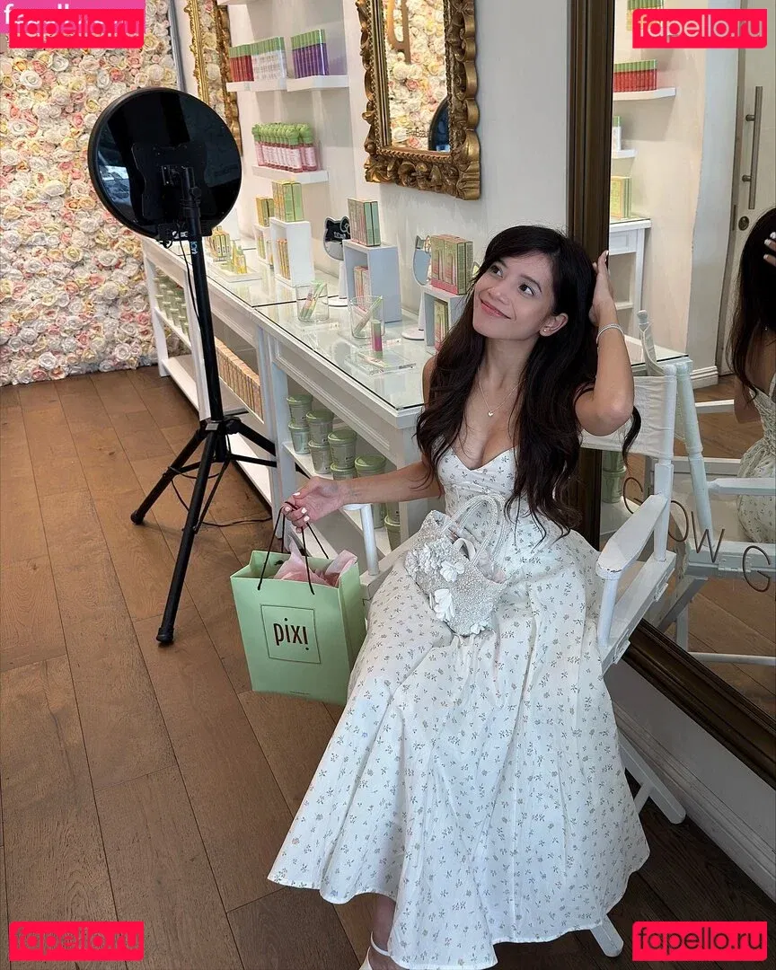 Eeeveenara Onlyfans Photo Gallery 