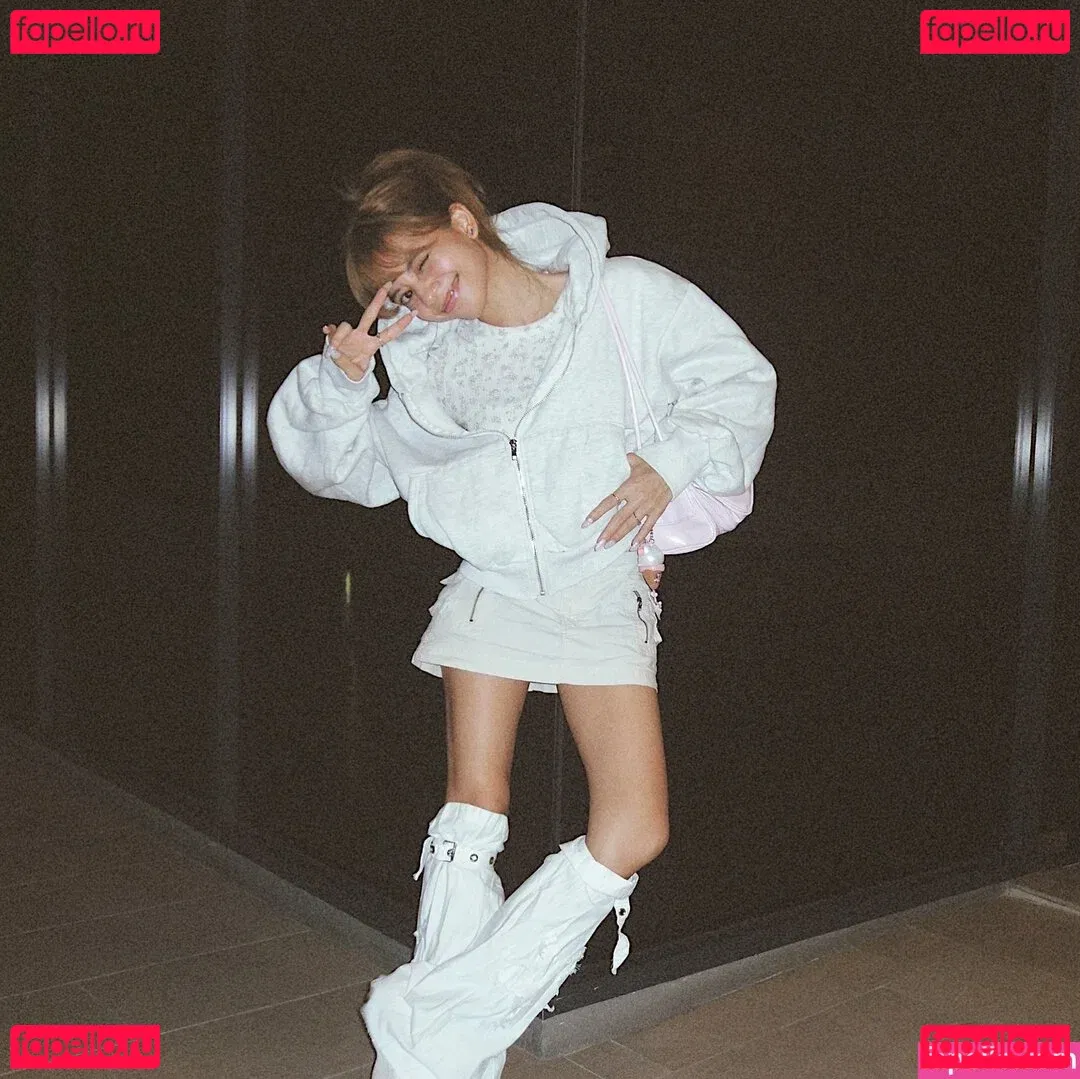 Eeeveenara Onlyfans Photo Gallery 