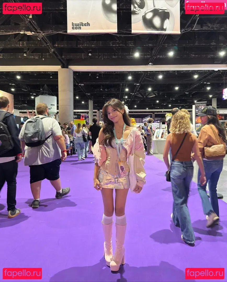 Eeeveenara Onlyfans Photo Gallery 