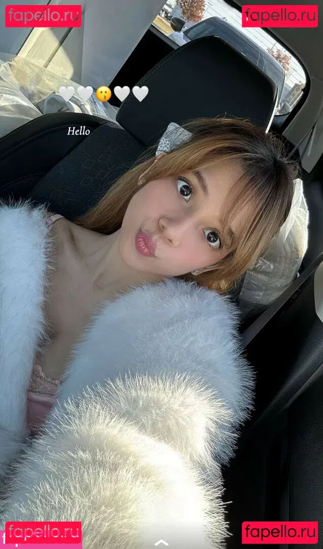 Eeeveenara Onlyfans Photo Gallery 