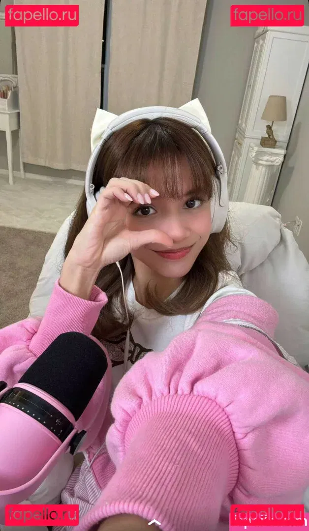 Eeeveenara Onlyfans Photo Gallery 