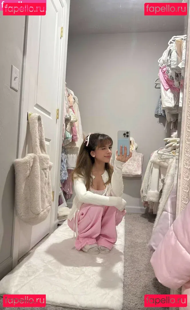 Eeeveenara Onlyfans Photo Gallery 