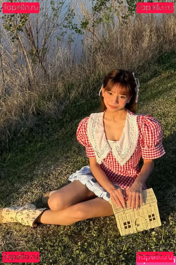 Eeeveenara Onlyfans Photo Gallery 