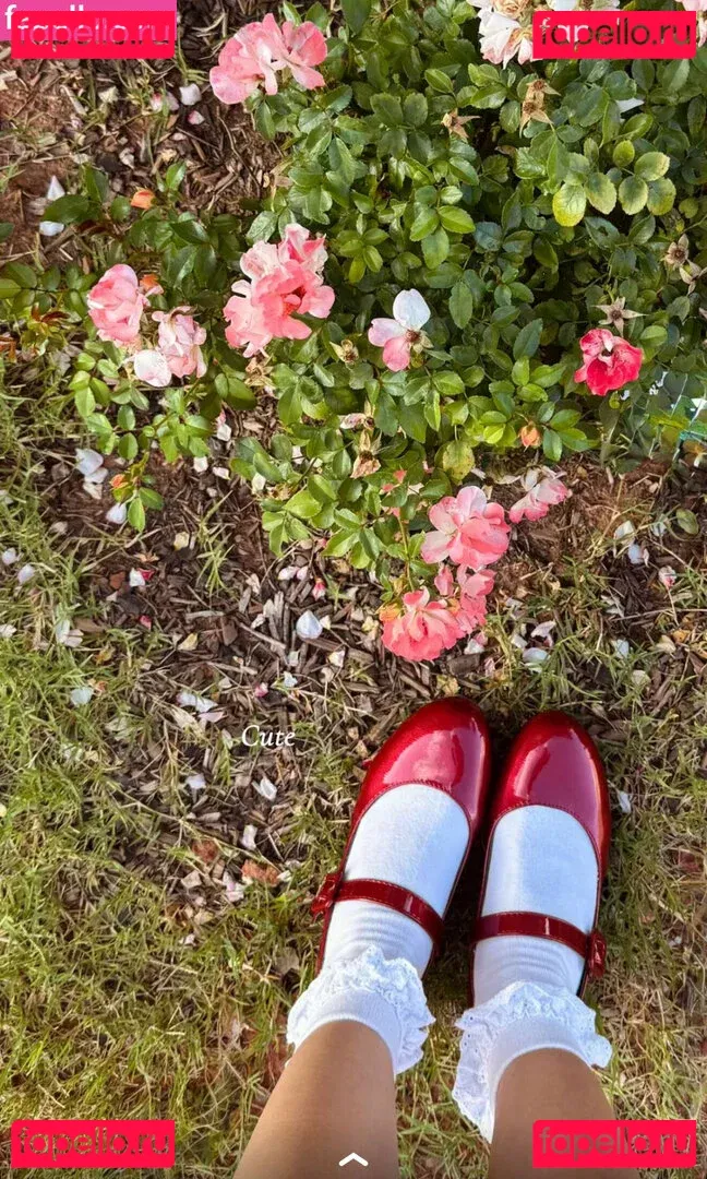 Eeeveenara Onlyfans Photo Gallery 