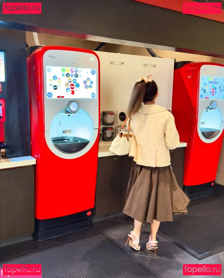 Eeeveenara Onlyfans Photo Gallery 