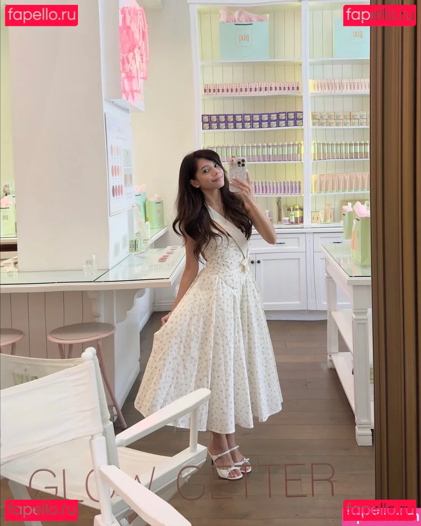 Eeeveenara Onlyfans Photo Gallery 