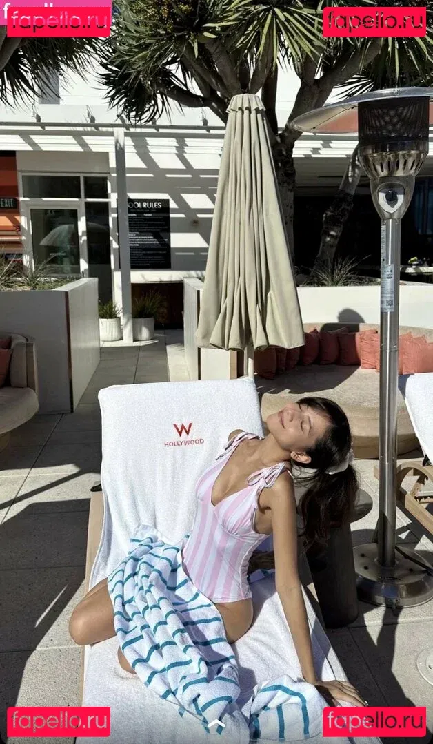 Eeeveenara Onlyfans Photo Gallery 