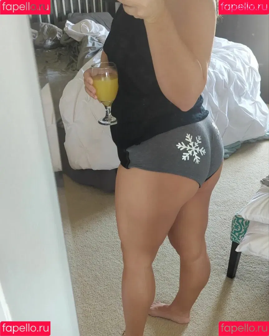 Geekymom Jess Onlyfans Photo Gallery 