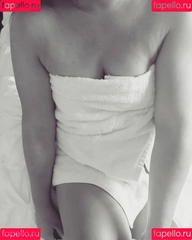 Geekymom Jess Onlyfans Photo Gallery 