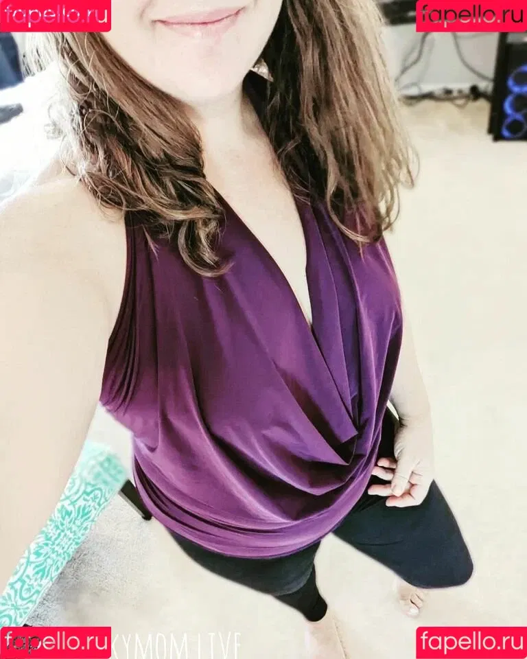 Geekymom Jess Onlyfans Photo Gallery 