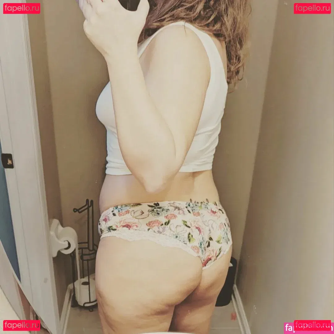 Geekymom Jess Onlyfans Photo Gallery 