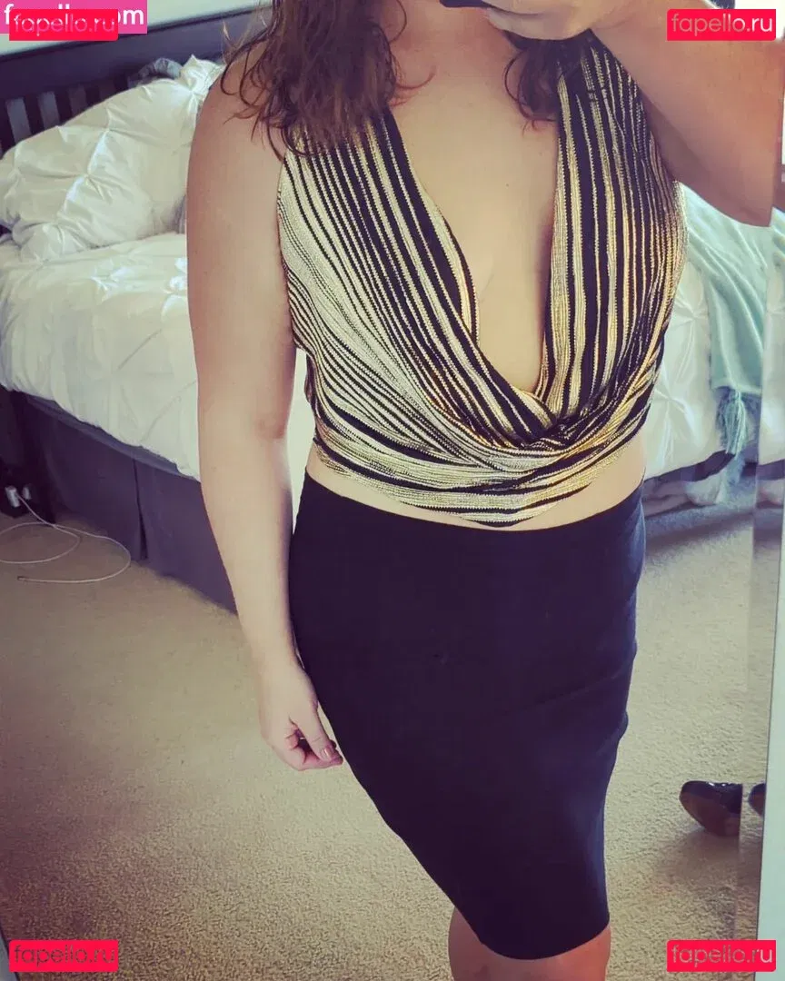 Geekymom Jess Onlyfans Photo Gallery 