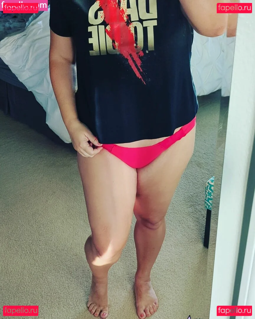 Geekymom Jess Onlyfans Photo Gallery 