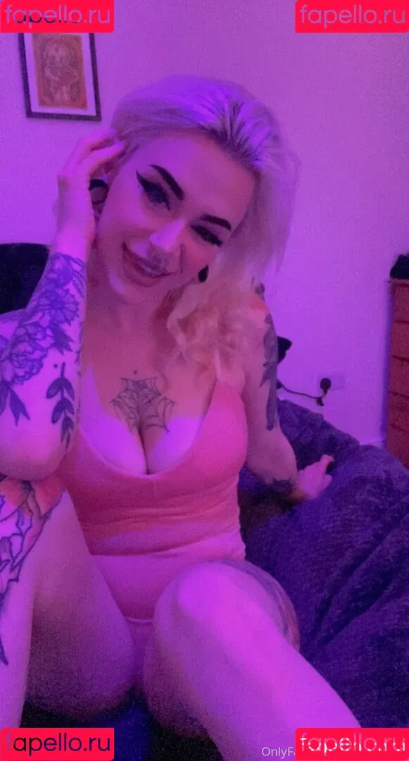 meh_danni Onlyfans Photo Gallery 