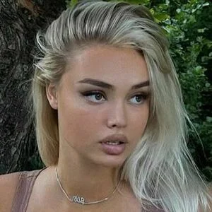 Uresa Zogu Onlyfans Photo Gallery 