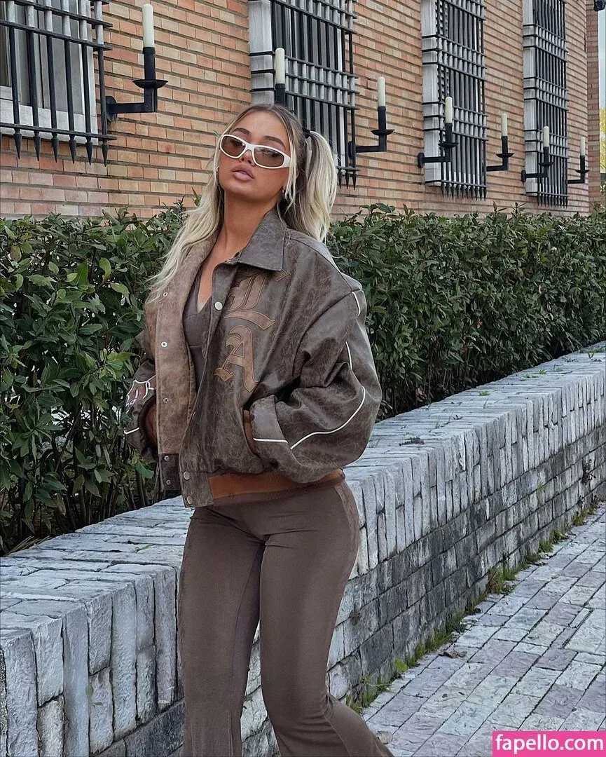 Uresa Zogu Onlyfans Photo Gallery 