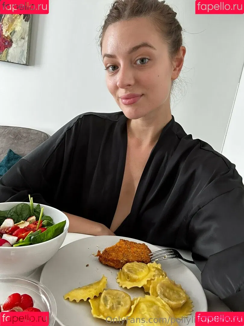 pollylittlecaprice Onlyfans Photo Gallery 