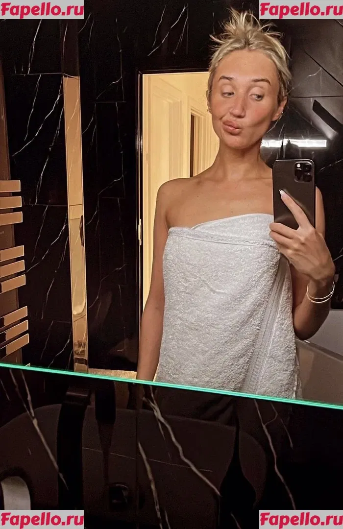 Megan McKenna Onlyfans Photo Gallery 