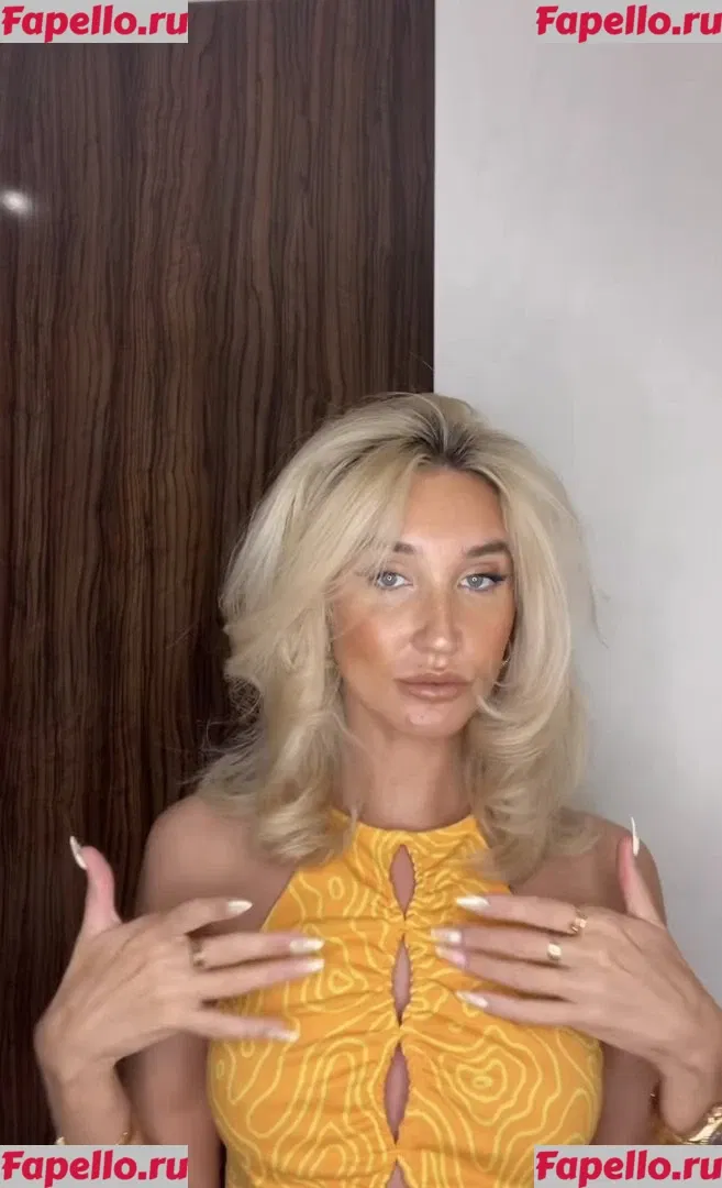 Megan McKenna Onlyfans Photo Gallery 
