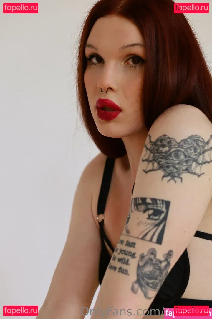 emmii_ts Onlyfans Photo Gallery 