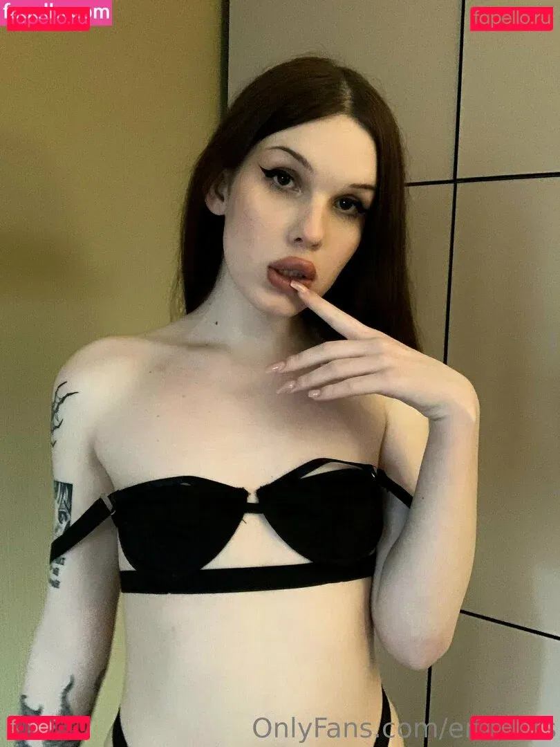 emmii_ts Onlyfans Photo Gallery 