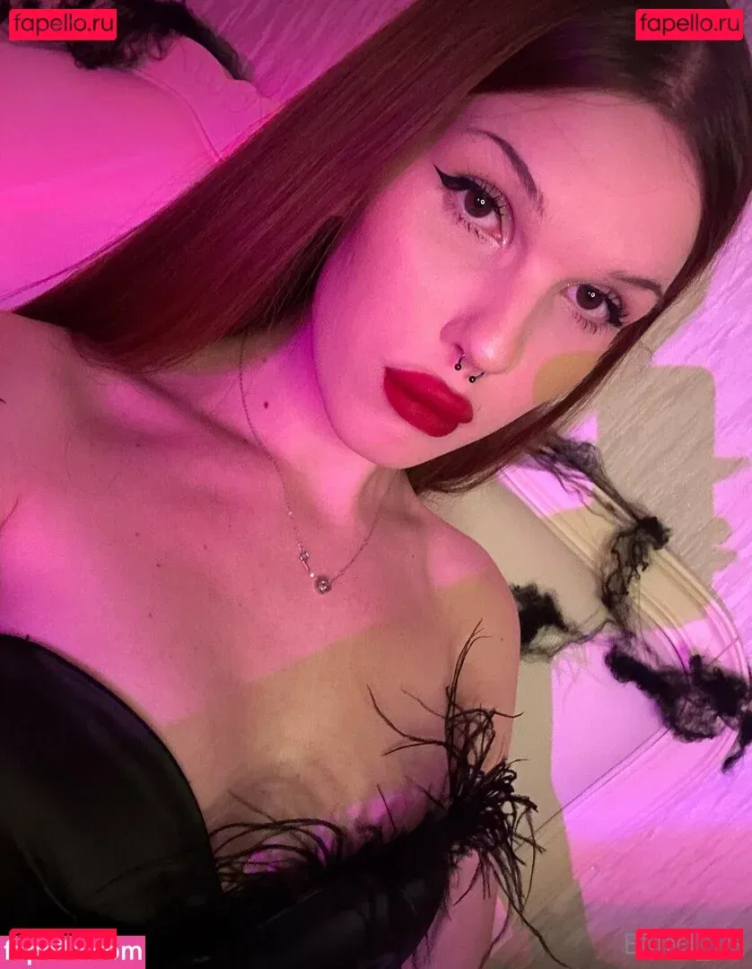 emmii_ts Onlyfans Photo Gallery 