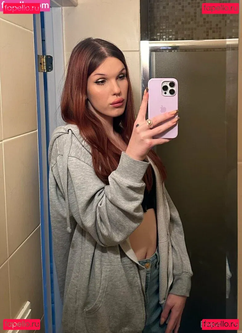 emmii_ts Onlyfans Photo Gallery 