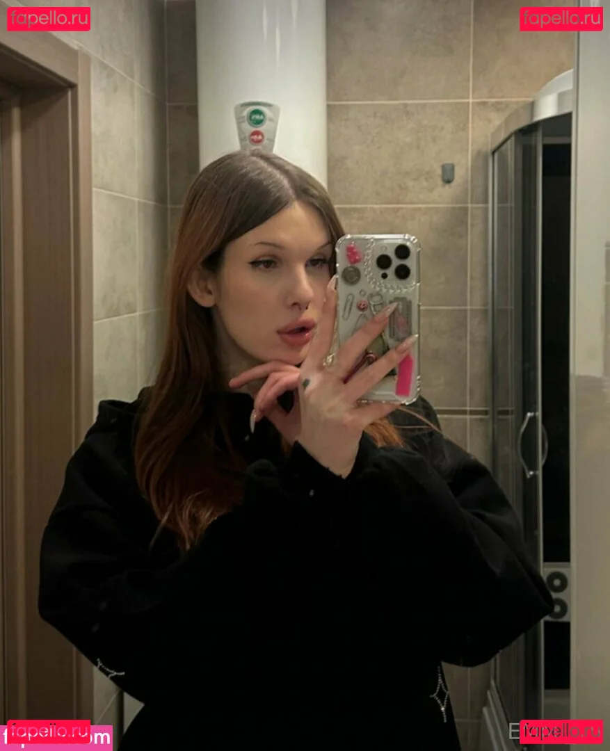 emmii_ts Onlyfans Photo Gallery 