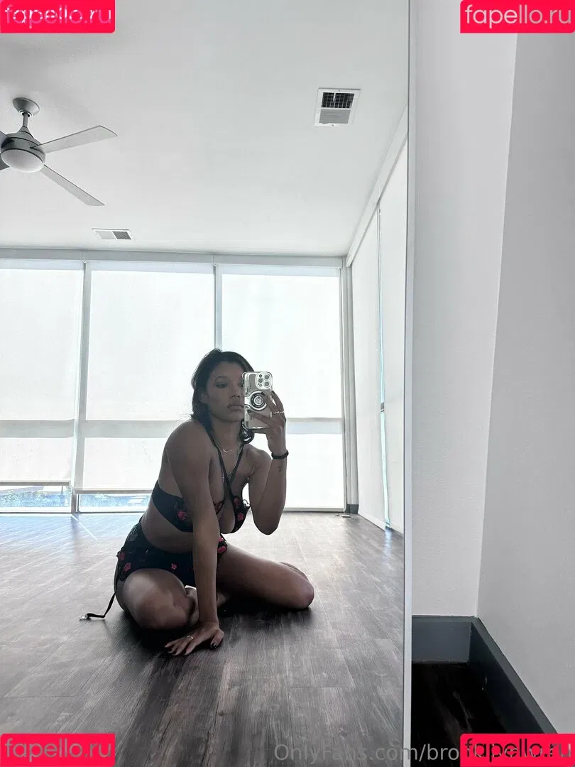 brookliynwren Onlyfans Photo Gallery 