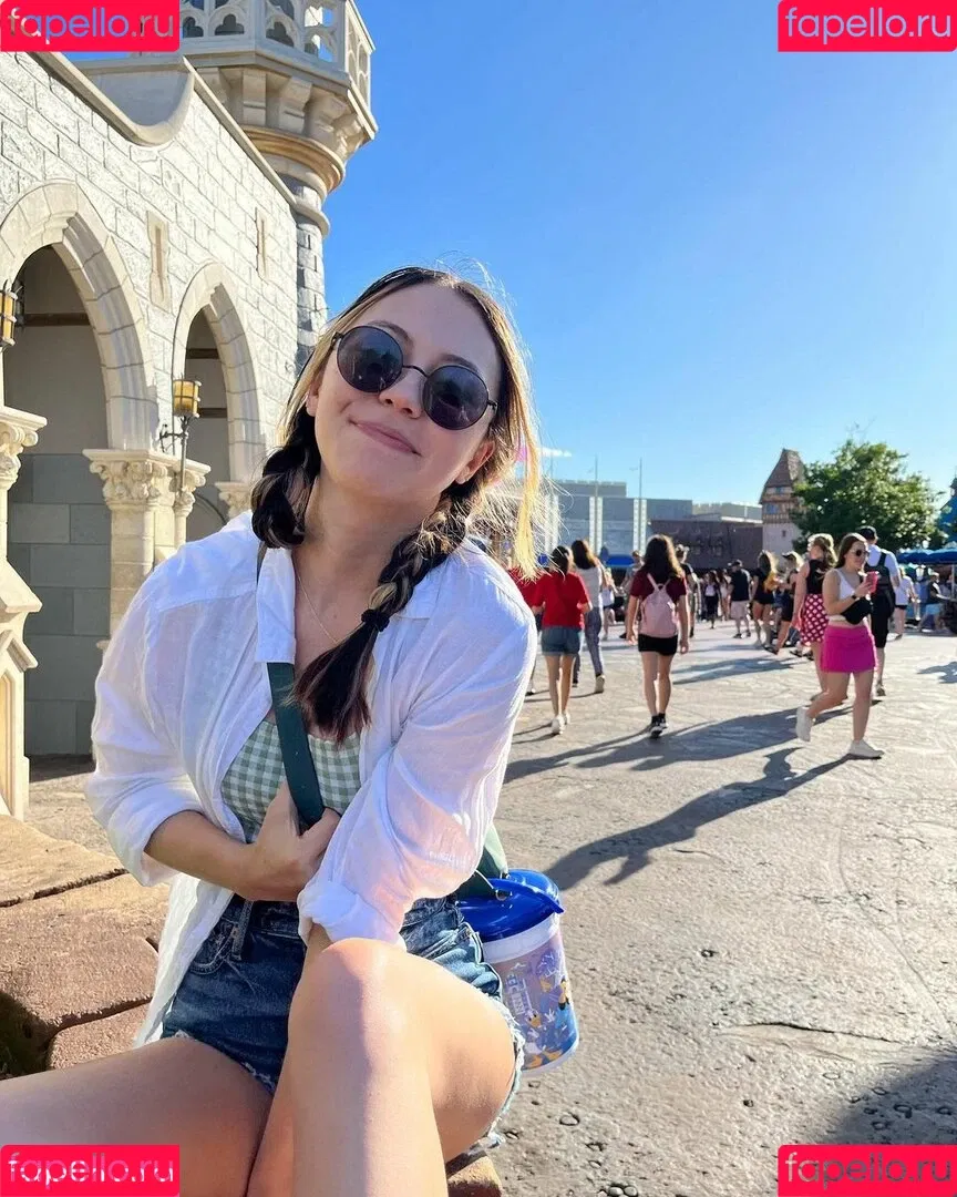 Tiptoe Tingles Onlyfans Photo Gallery 