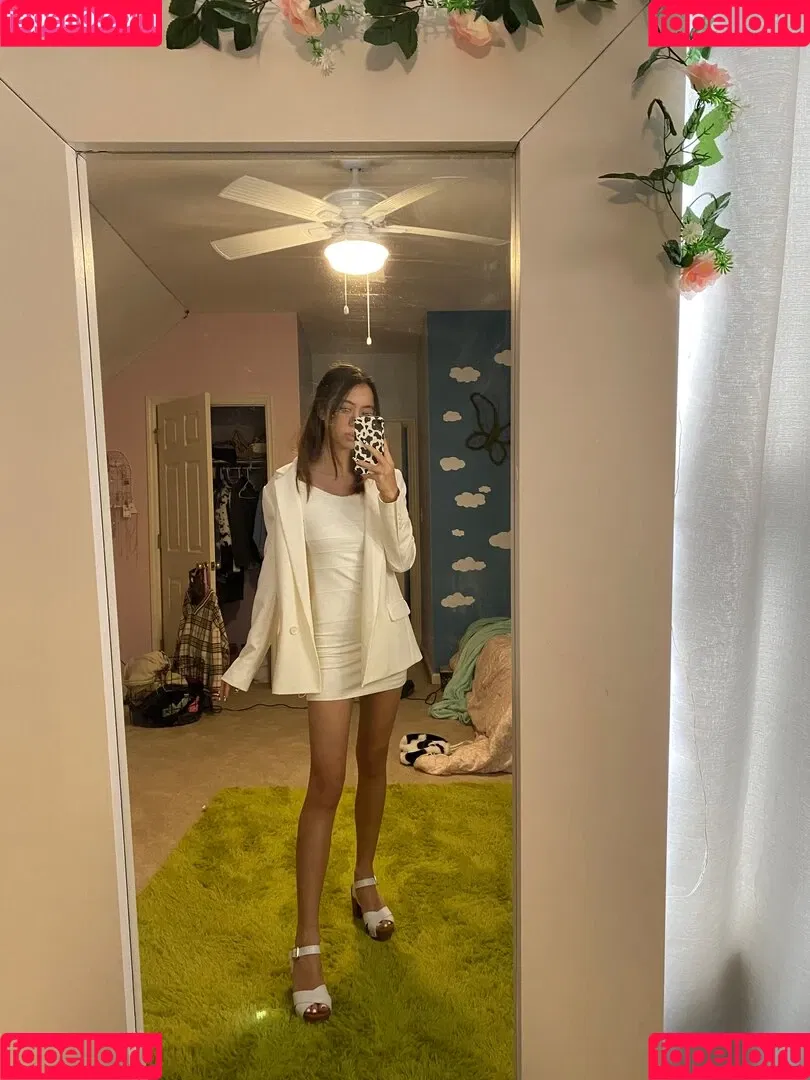 Tiptoe Tingles Onlyfans Photo Gallery 