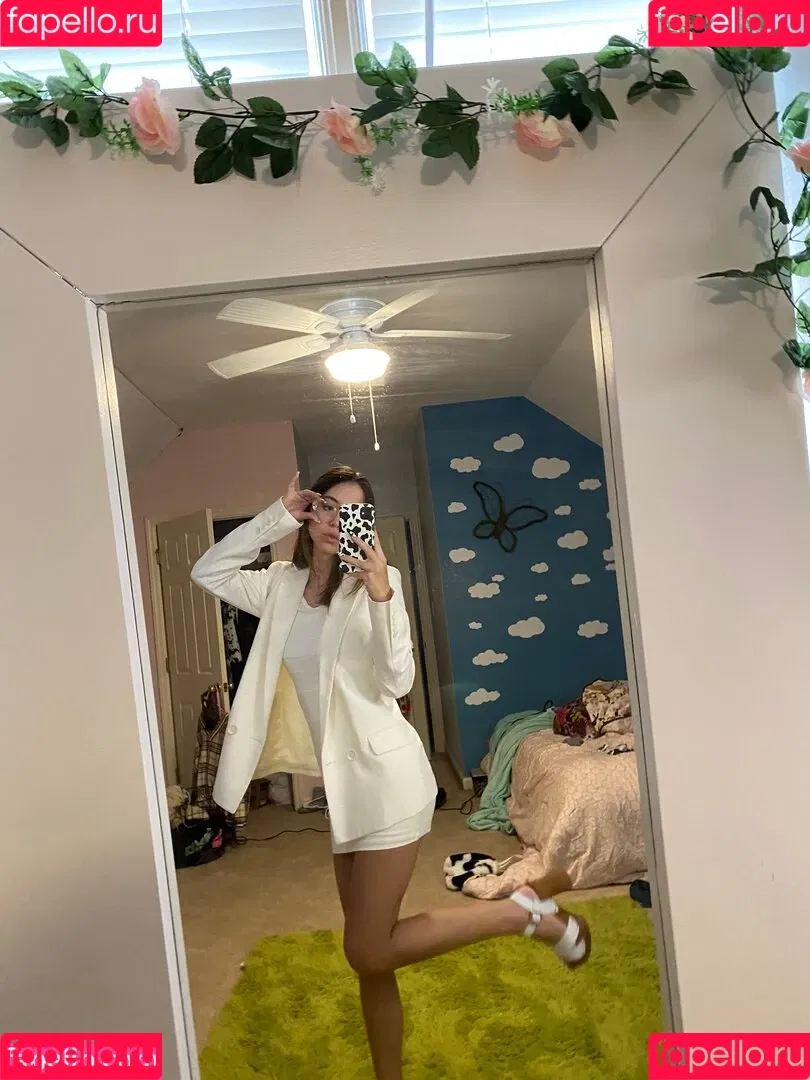 Tiptoe Tingles Onlyfans Photo Gallery 