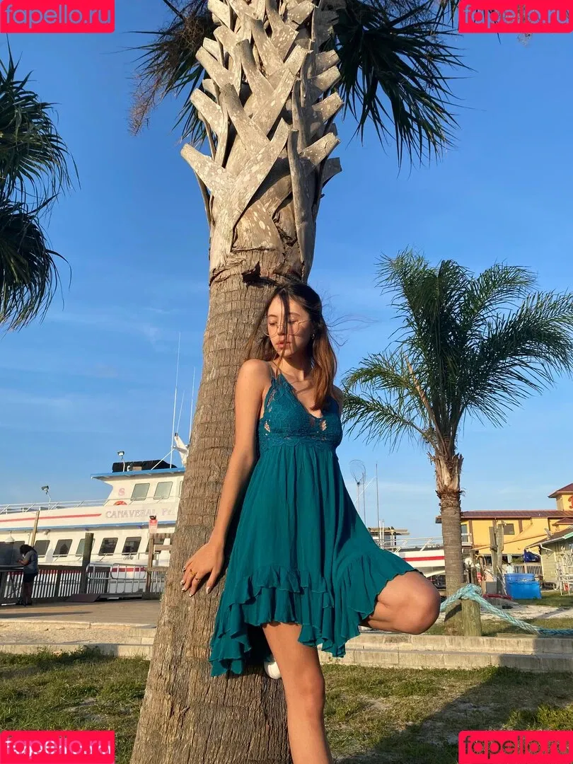 Tiptoe Tingles Onlyfans Photo Gallery 