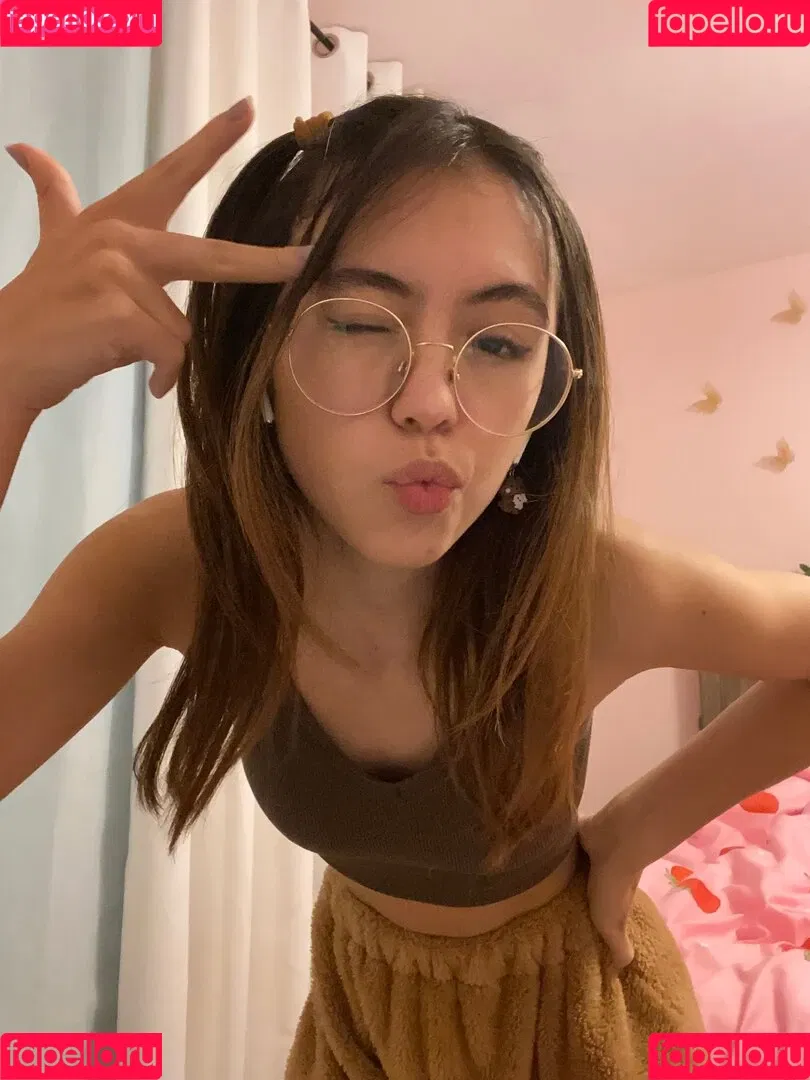 Tiptoe Tingles Onlyfans Photo Gallery 