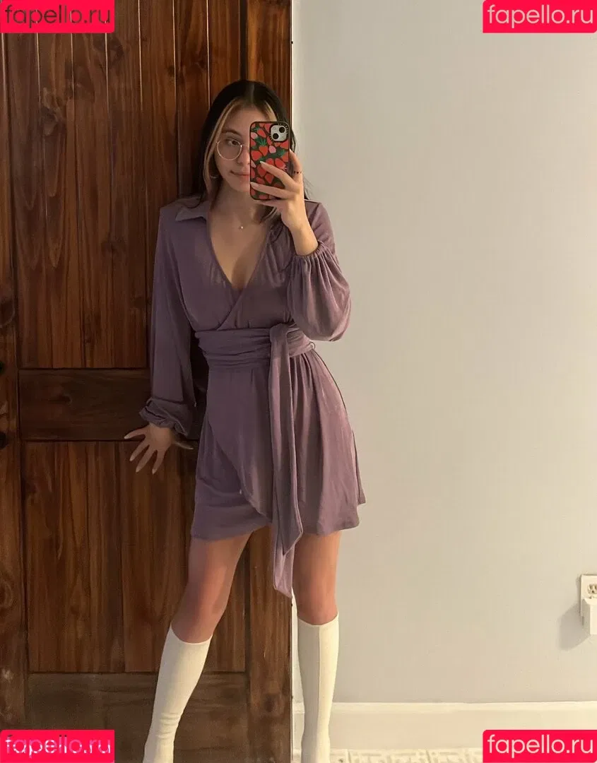 Tiptoe Tingles Onlyfans Photo Gallery 