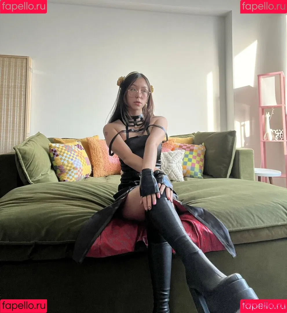 Tiptoe Tingles Onlyfans Photo Gallery 