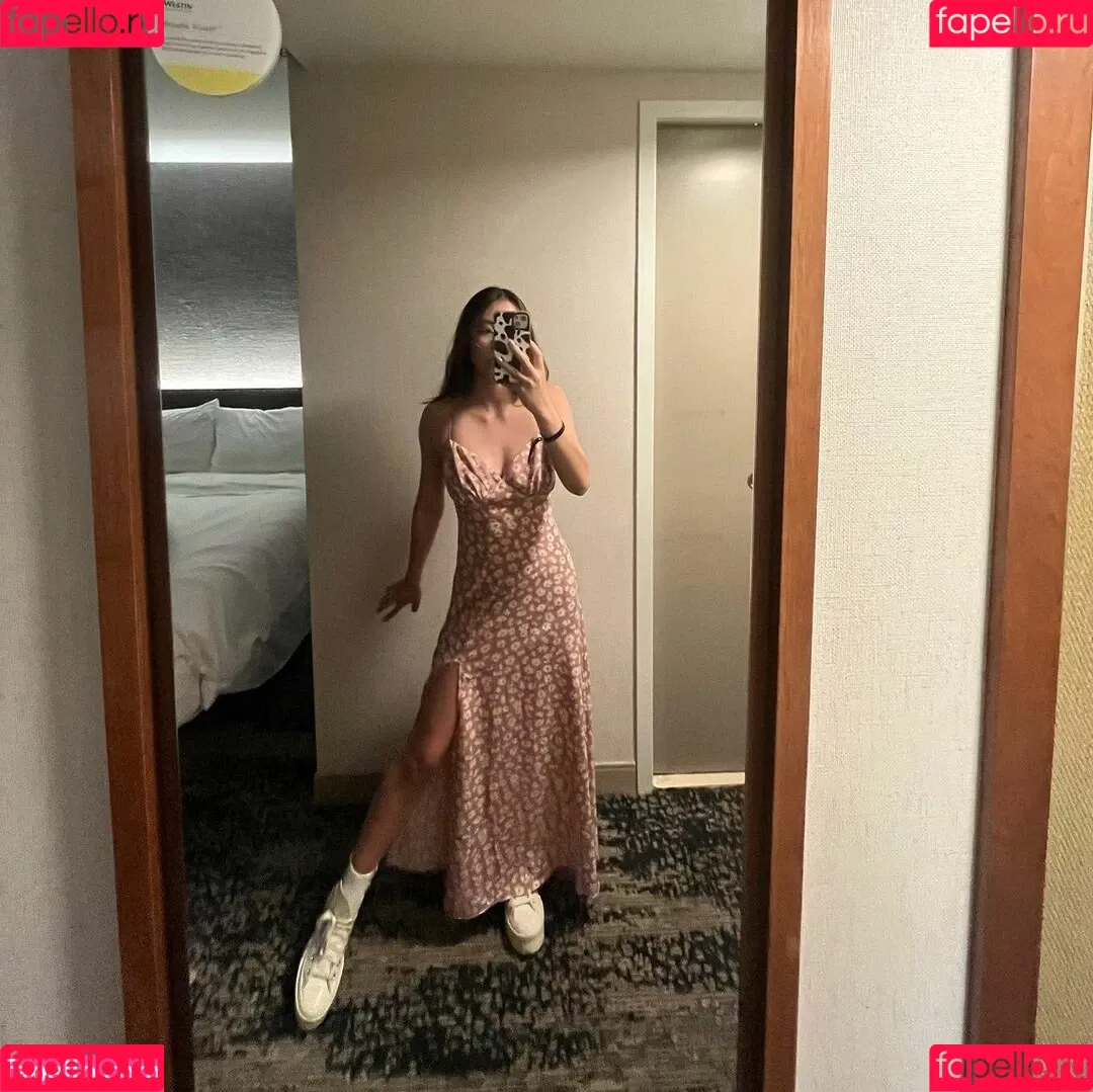 Tiptoe Tingles Onlyfans Photo Gallery 