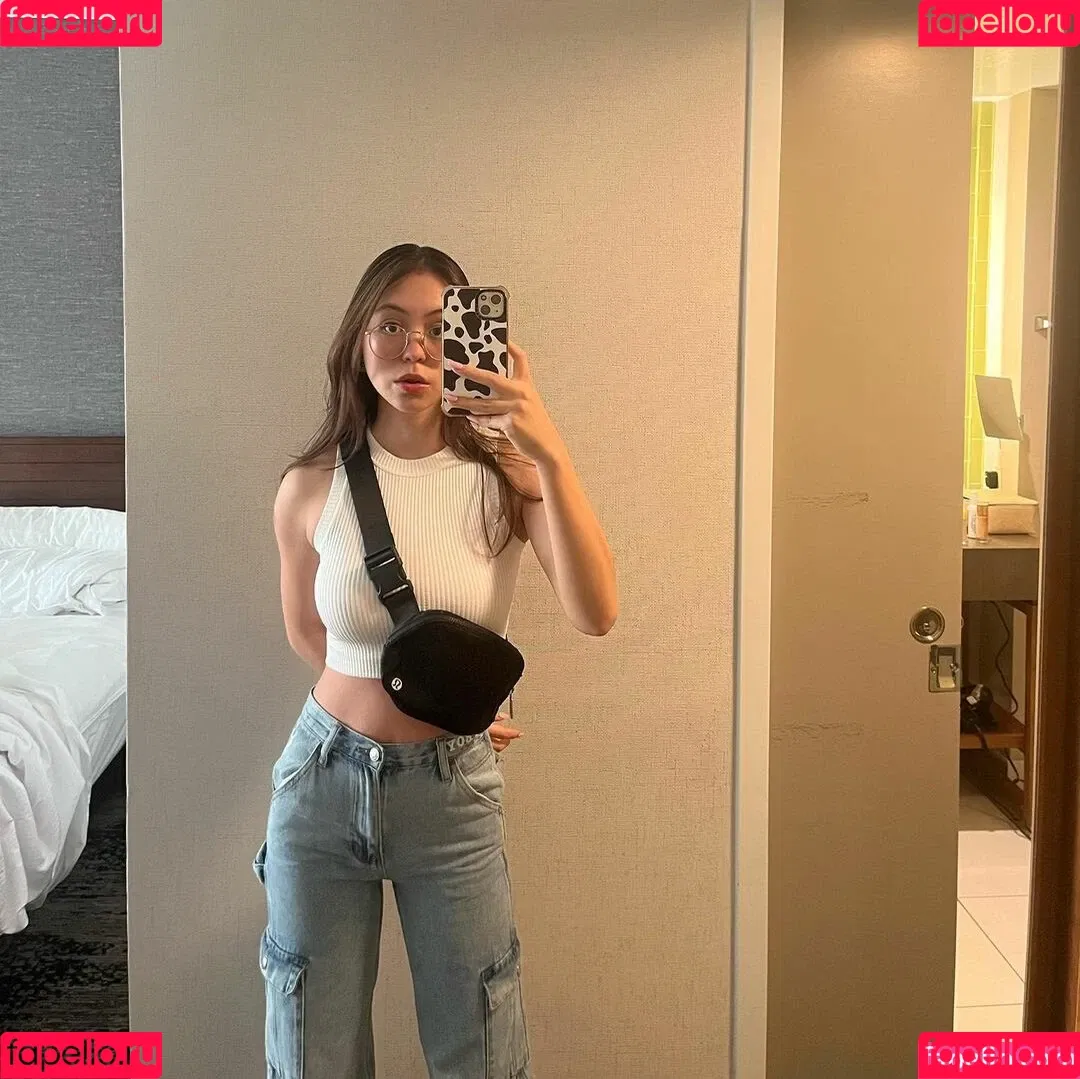 Tiptoe Tingles Onlyfans Photo Gallery 