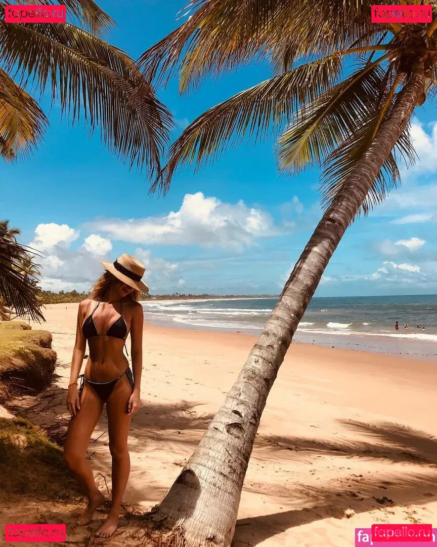 Maria Eugênia Suconic Onlyfans Photo Gallery 