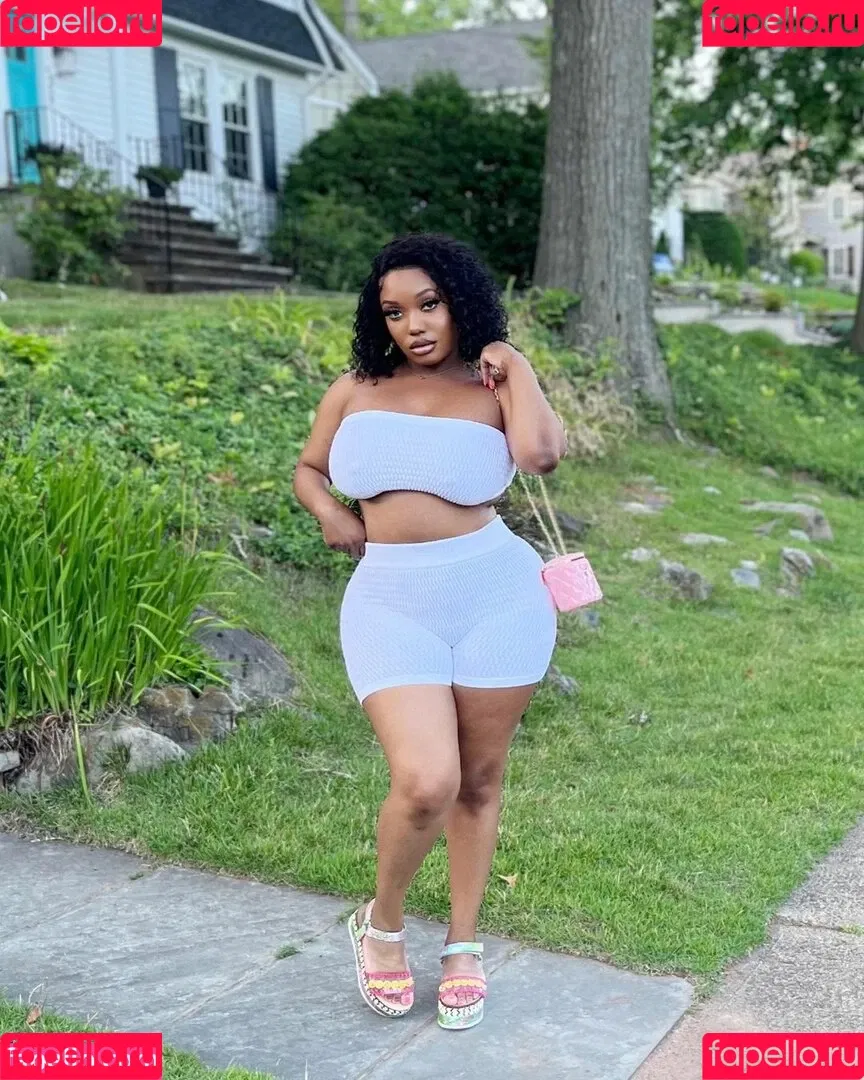 Chawanda Love Onlyfans Photo Gallery 