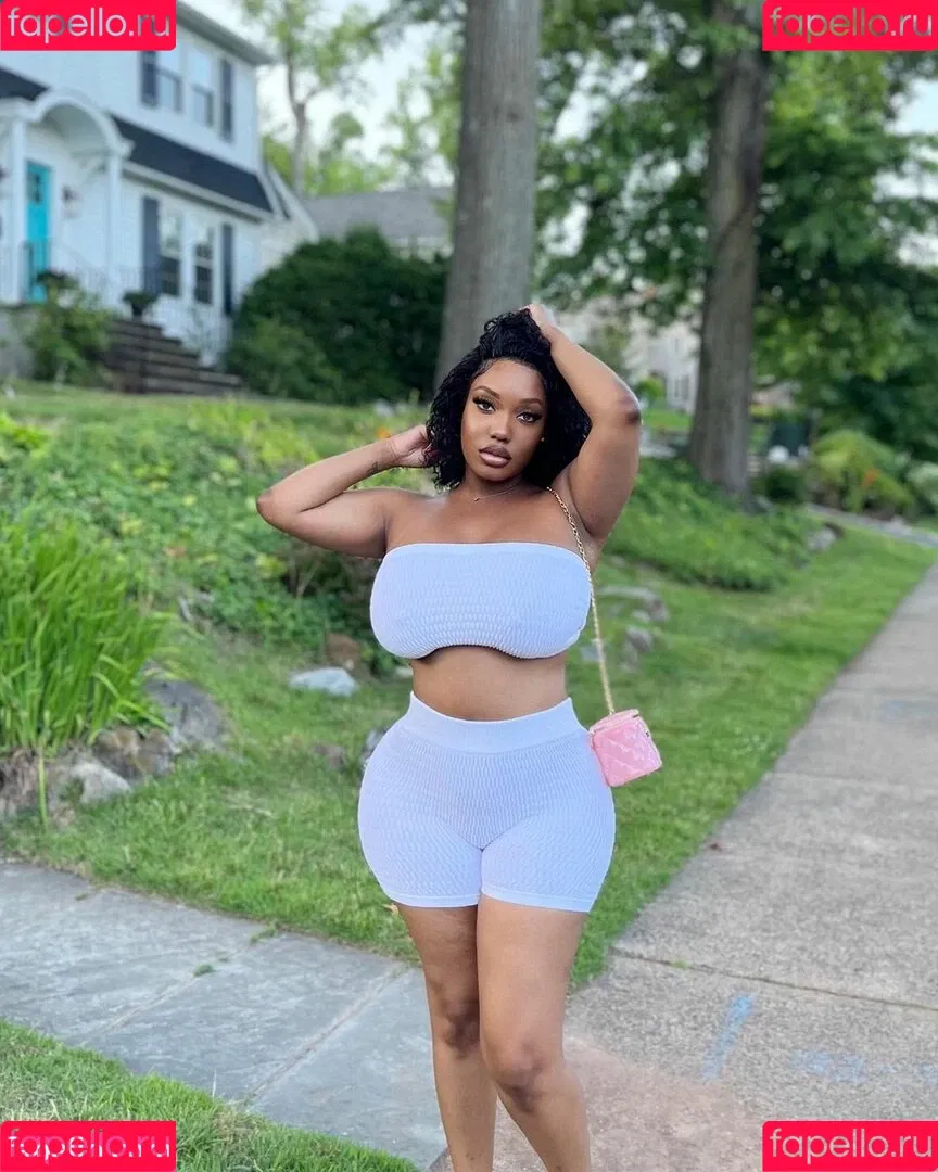 Chawanda Love Onlyfans Photo Gallery 