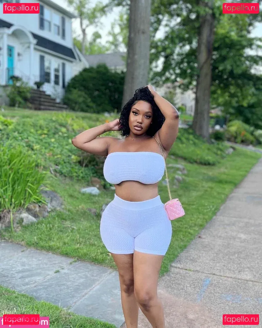 Chawanda Love Onlyfans Photo Gallery 