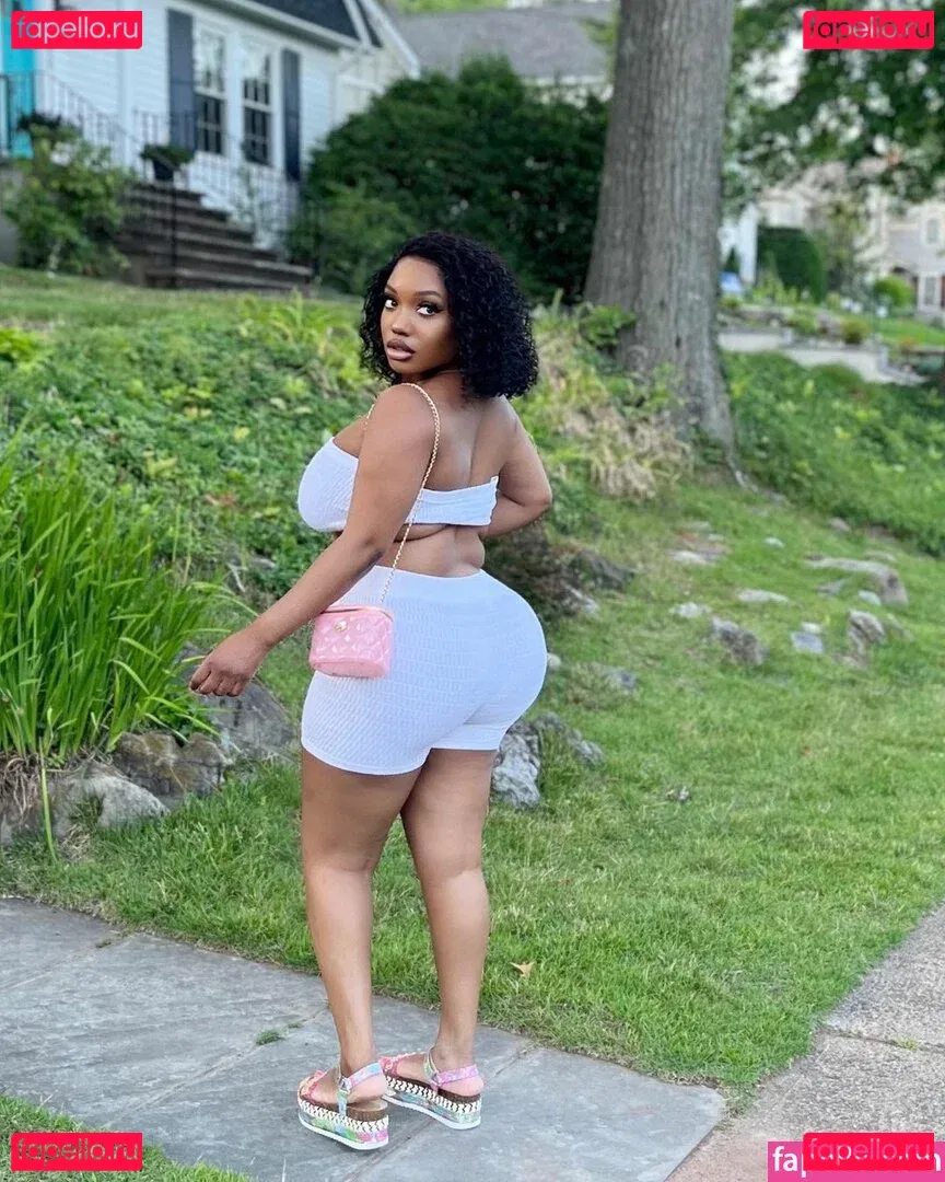 Chawanda Love Onlyfans Photo Gallery 