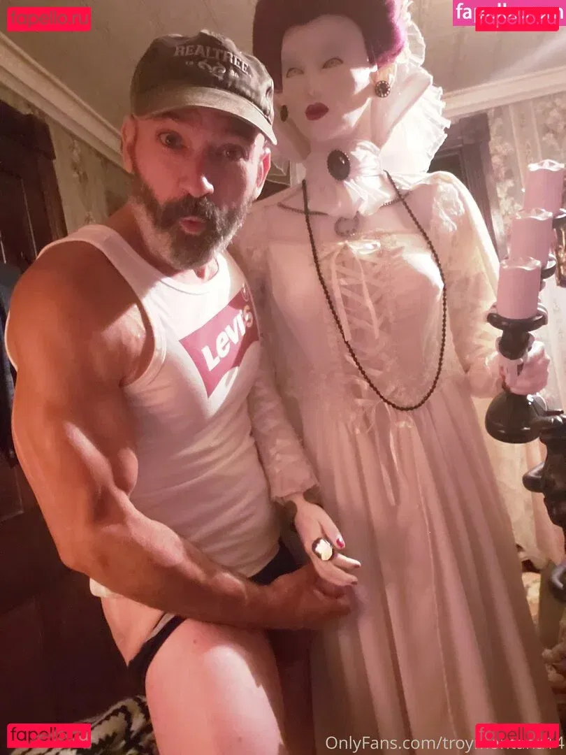 troymontana14 Onlyfans Photo Gallery 