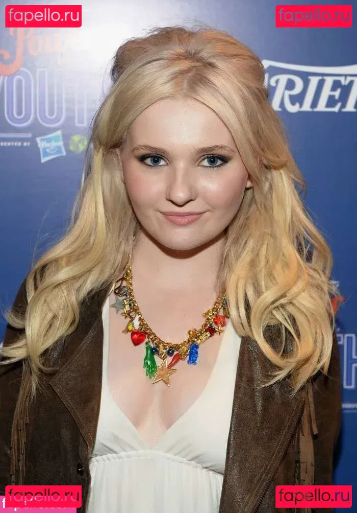 Abigail B Onlyfans Photo Gallery 